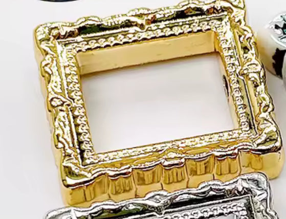Square Picture Frame Effect Metal Tone Acrylic 32mm Bead Set of 2 There is no slot for picture.