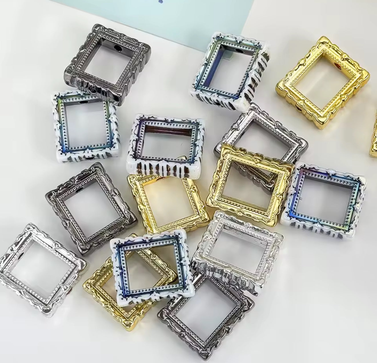Square Picture Frame Effect Metal Tone Acrylic 32mm Bead Set of 2 There is no slot for picture.