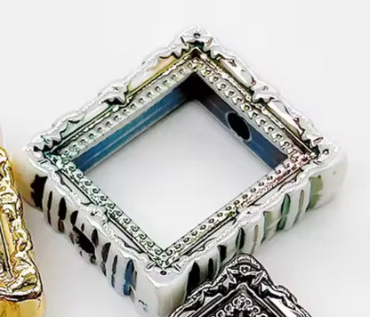 Square Picture Frame Effect Metal Tone Acrylic 32mm Bead Set of 2 There is no slot for picture.